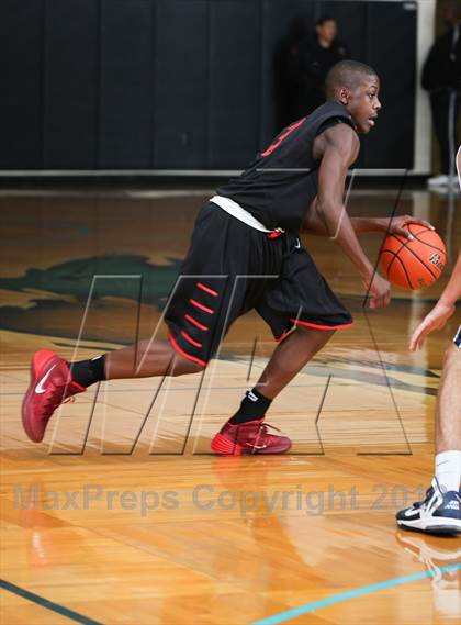 Thumbnail 3 in Atascocita vs. Bellaire (McDonald's Texas Invitational) photogallery.