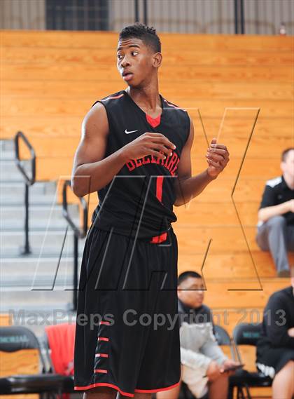 Thumbnail 2 in Atascocita vs. Bellaire (McDonald's Texas Invitational) photogallery.