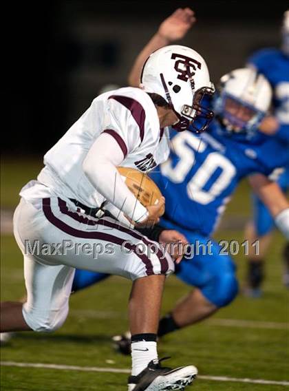 Thumbnail 2 in Simon Kenton vs. Tates Creek (KHSAA 1st Round) photogallery.