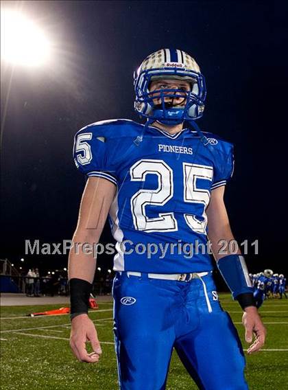 Thumbnail 1 in Simon Kenton vs. Tates Creek (KHSAA 1st Round) photogallery.