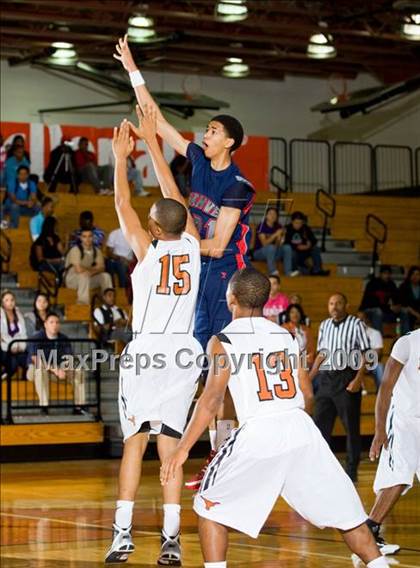 Thumbnail 2 in Manvel @ Dobie (McDonalds Texas Invitational) photogallery.