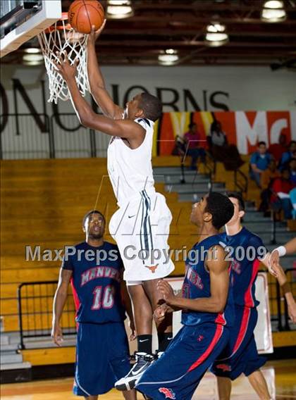 Thumbnail 3 in Manvel @ Dobie (McDonalds Texas Invitational) photogallery.