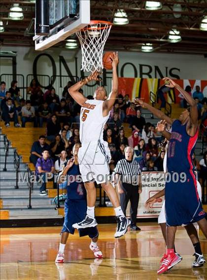 Thumbnail 3 in Manvel @ Dobie (McDonalds Texas Invitational) photogallery.