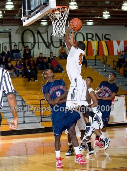 Thumbnail 2 in Manvel @ Dobie (McDonalds Texas Invitational) photogallery.