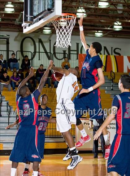 Thumbnail 1 in Manvel @ Dobie (McDonalds Texas Invitational) photogallery.