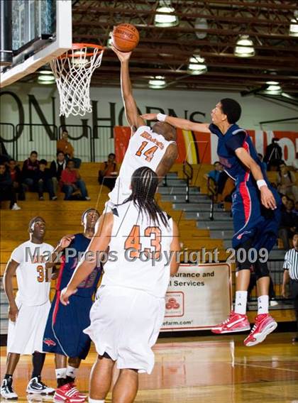 Thumbnail 3 in Manvel @ Dobie (McDonalds Texas Invitational) photogallery.