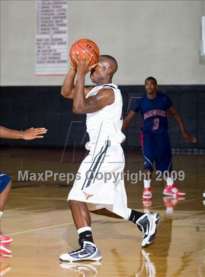 Thumbnail 2 in Manvel @ Dobie (McDonalds Texas Invitational) photogallery.