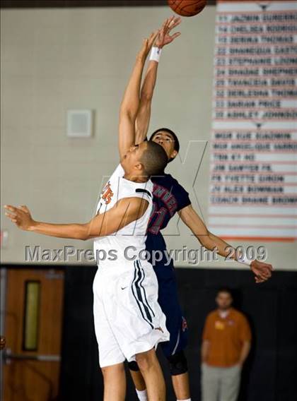 Thumbnail 2 in Manvel @ Dobie (McDonalds Texas Invitational) photogallery.