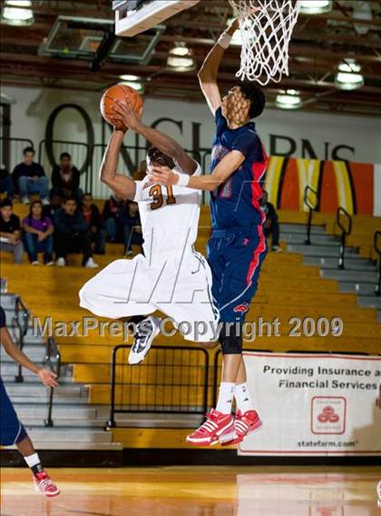 Thumbnail 1 in Manvel @ Dobie (McDonalds Texas Invitational) photogallery.