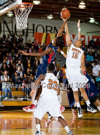 Thumbnail 3 in Manvel @ Dobie (McDonalds Texas Invitational) photogallery.