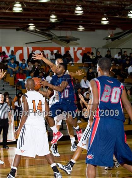 Thumbnail 2 in Manvel @ Dobie (McDonalds Texas Invitational) photogallery.