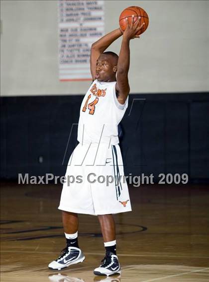 Thumbnail 3 in Manvel @ Dobie (McDonalds Texas Invitational) photogallery.