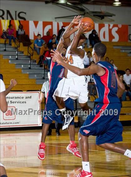Thumbnail 3 in Manvel @ Dobie (McDonalds Texas Invitational) photogallery.
