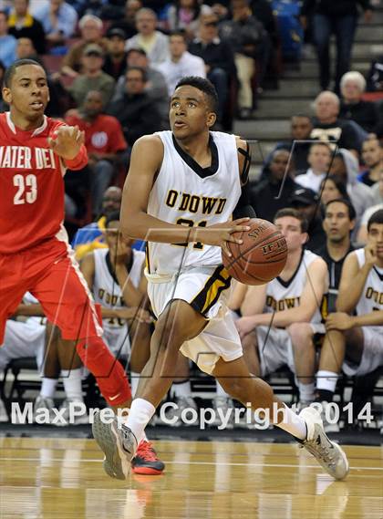 Thumbnail 2 in Bishop O'Dowd vs. Mater Dei (CIF State Open Division Final) photogallery.
