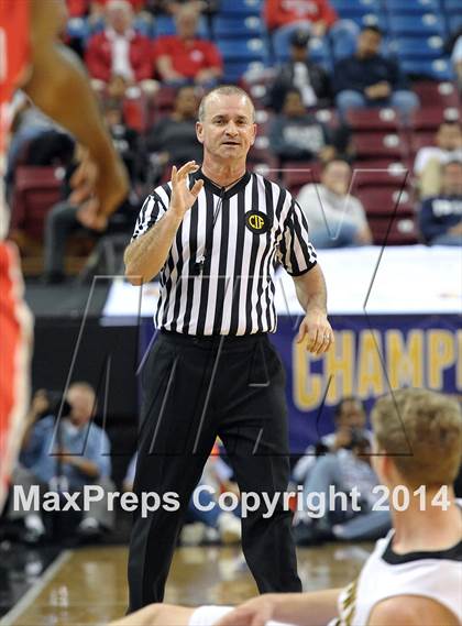 Thumbnail 3 in Bishop O'Dowd vs. Mater Dei (CIF State Open Division Final) photogallery.