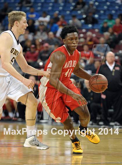 Thumbnail 1 in Bishop O'Dowd vs. Mater Dei (CIF State Open Division Final) photogallery.