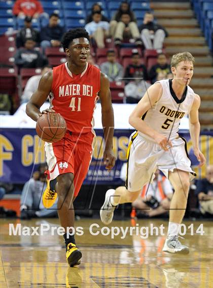 Thumbnail 2 in Bishop O'Dowd vs. Mater Dei (CIF State Open Division Final) photogallery.