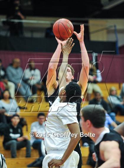 Thumbnail 2 in Sabis International vs Longmeadow (Spalding HoopHall Classic) photogallery.