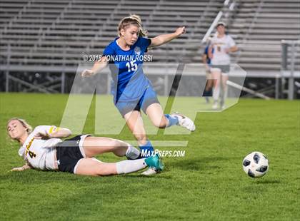 Thumbnail 3 in Mandeville vs. St. Amant (LHSAA D1 Semifinal) photogallery.