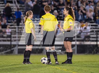 Thumbnail 2 in Mandeville vs. St. Amant (LHSAA D1 Semifinal) photogallery.