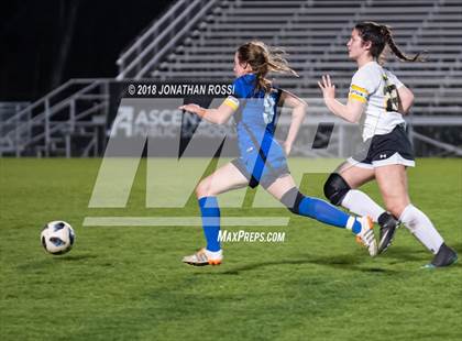 Thumbnail 3 in Mandeville vs. St. Amant (LHSAA D1 Semifinal) photogallery.