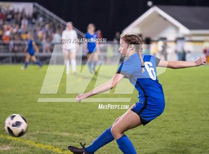 Thumbnail 1 in Mandeville vs. St. Amant (LHSAA D1 Semifinal) photogallery.