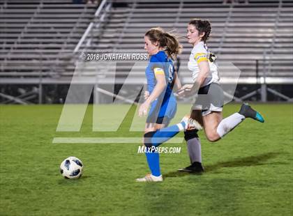 Thumbnail 1 in Mandeville vs. St. Amant (LHSAA D1 Semifinal) photogallery.