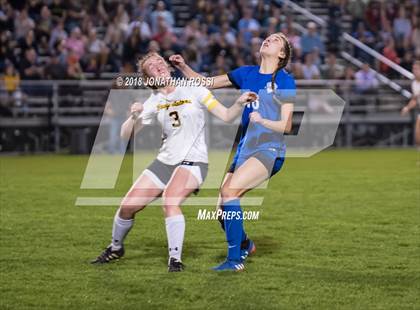 Thumbnail 3 in Mandeville vs. St. Amant (LHSAA D1 Semifinal) photogallery.
