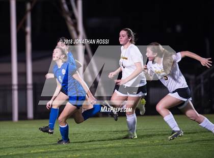 Thumbnail 3 in Mandeville vs. St. Amant (LHSAA D1 Semifinal) photogallery.