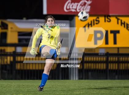 Thumbnail 3 in Mandeville vs. St. Amant (LHSAA D1 Semifinal) photogallery.