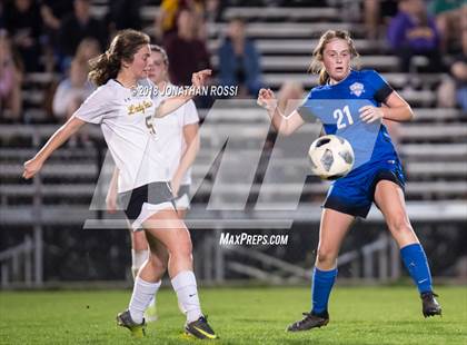 Thumbnail 3 in Mandeville vs. St. Amant (LHSAA D1 Semifinal) photogallery.