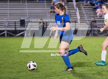 Thumbnail 2 in Mandeville vs. St. Amant (LHSAA D1 Semifinal) photogallery.