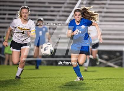 Thumbnail 3 in Mandeville vs. St. Amant (LHSAA D1 Semifinal) photogallery.