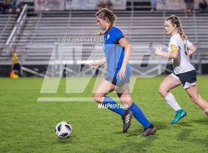 Thumbnail 3 in Mandeville vs. St. Amant (LHSAA D1 Semifinal) photogallery.