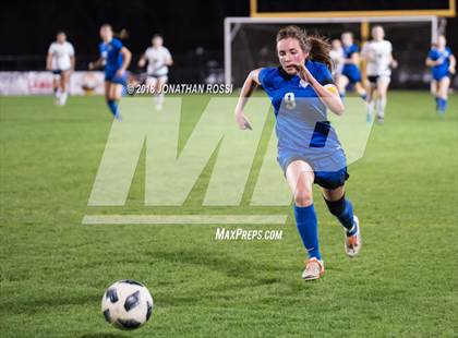 Thumbnail 3 in Mandeville vs. St. Amant (LHSAA D1 Semifinal) photogallery.