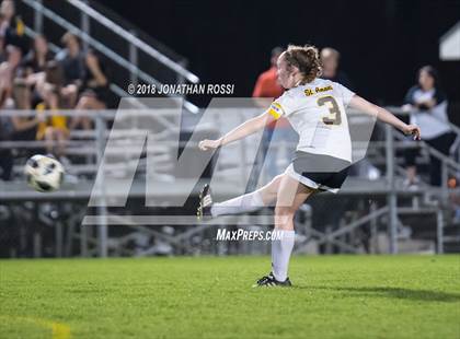 Thumbnail 3 in Mandeville vs. St. Amant (LHSAA D1 Semifinal) photogallery.
