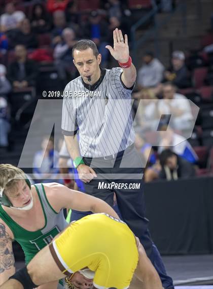 Thumbnail 1 in CIF State Boys Wrestling Championships (3rd/4th Place Matches) photogallery.
