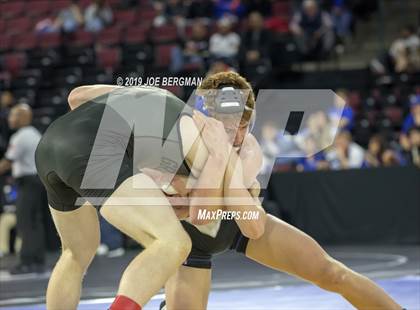 Thumbnail 1 in CIF State Boys Wrestling Championships (3rd/4th Place Matches) photogallery.