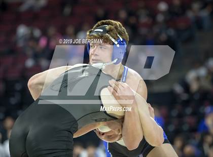 Thumbnail 3 in CIF State Boys Wrestling Championships (3rd/4th Place Matches) photogallery.