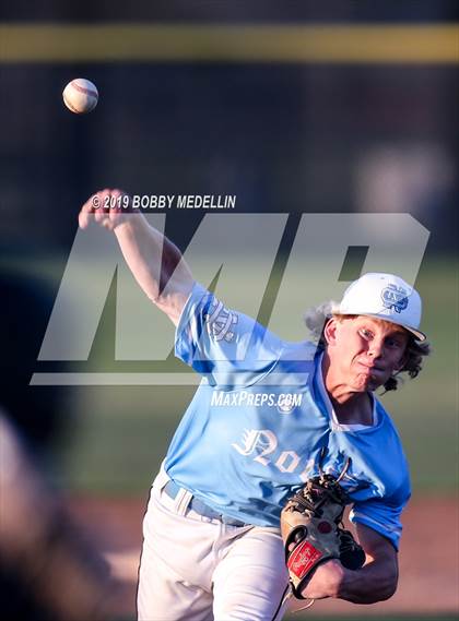 Thumbnail 2 in Clovis North vs. Central photogallery.