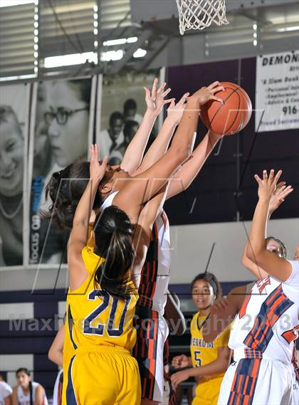Thumbnail 2 in Inderkum vs. Cosumnes Oaks (St. Hope Classic) photogallery.