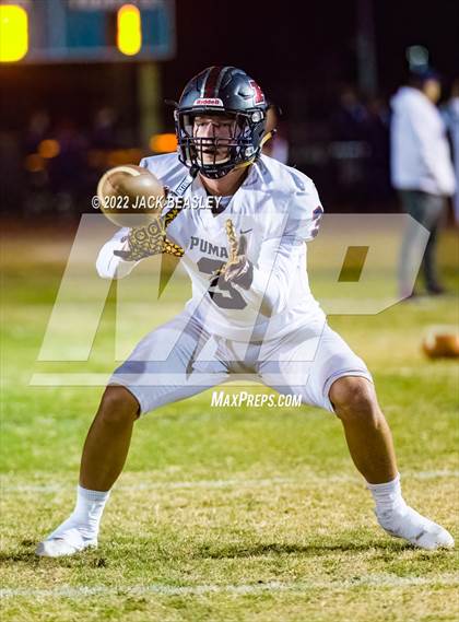 Thumbnail 1 in Highland vs. Perry (AIA 6A First Round Playoff) photogallery.