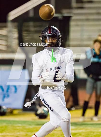 Thumbnail 1 in Highland vs. Perry (AIA 6A First Round Playoff) photogallery.