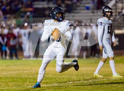 Thumbnail 1 in Highland vs. Perry (AIA 6A First Round Playoff) photogallery.