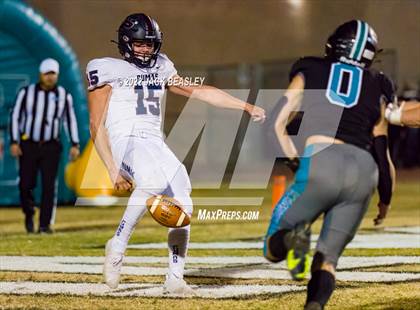 Thumbnail 3 in Highland vs. Perry (AIA 6A First Round Playoff) photogallery.