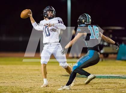 Thumbnail 2 in Highland vs. Perry (AIA 6A First Round Playoff) photogallery.