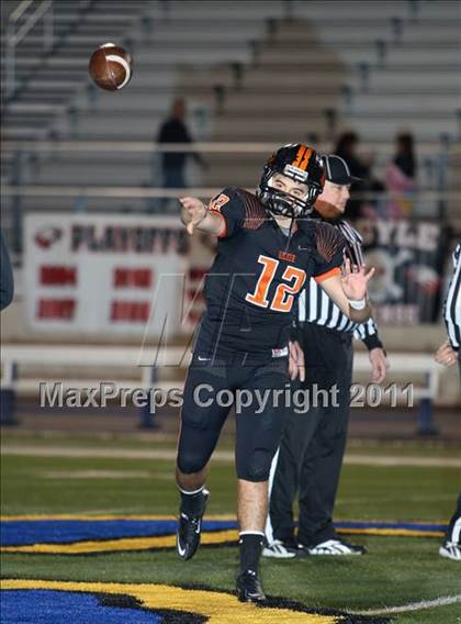 Thumbnail 3 in Argyle vs. Gilmer (3A Div 2 Quarterfinals) photogallery.