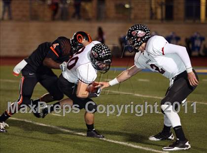 Thumbnail 3 in Argyle vs. Gilmer (3A Div 2 Quarterfinals) photogallery.