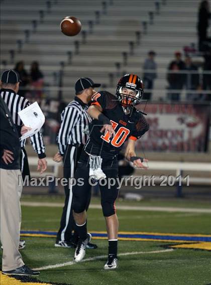 Thumbnail 2 in Argyle vs. Gilmer (3A Div 2 Quarterfinals) photogallery.