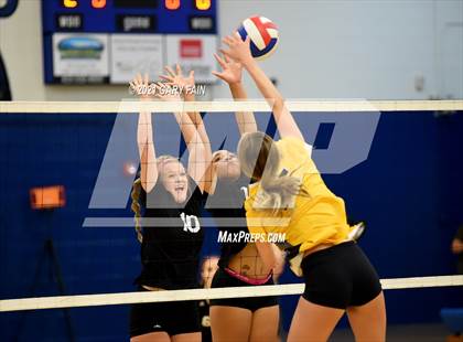 Thumbnail 1 in Hixson @ Sale Creek photogallery.